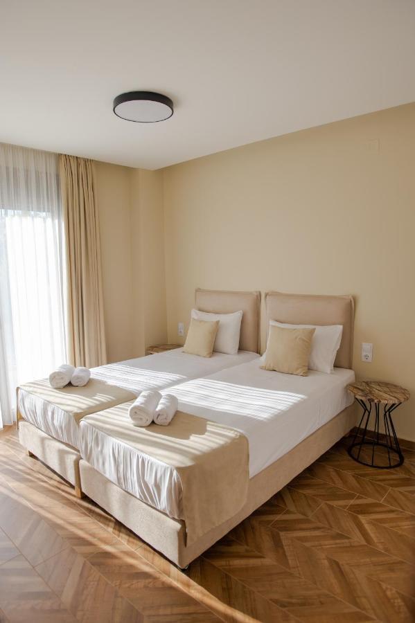 Marble Luxury Suites Karteros Exterior photo