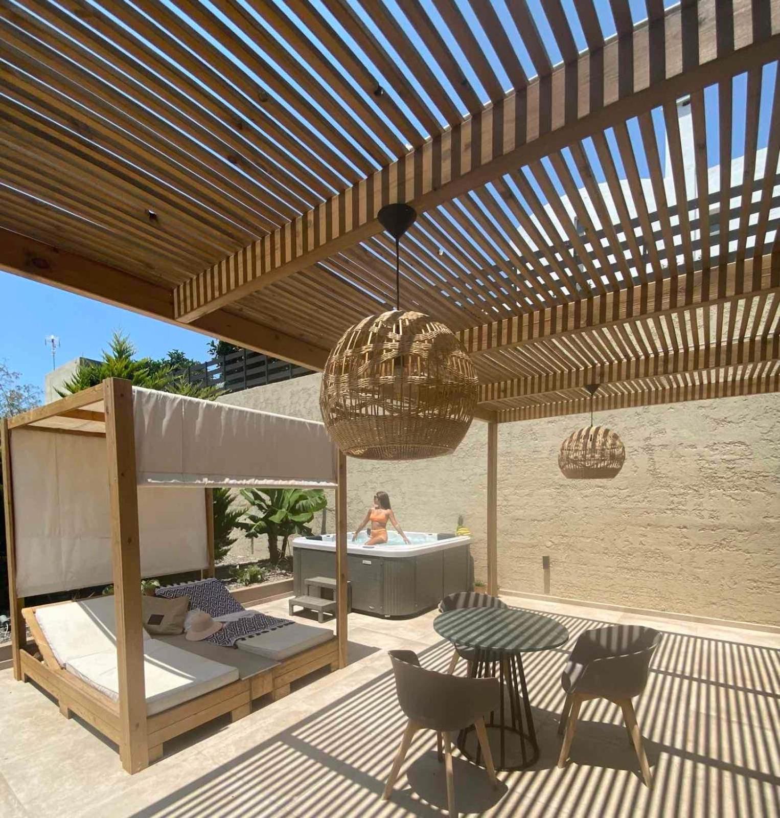 Marble Luxury Suites Karteros Exterior photo