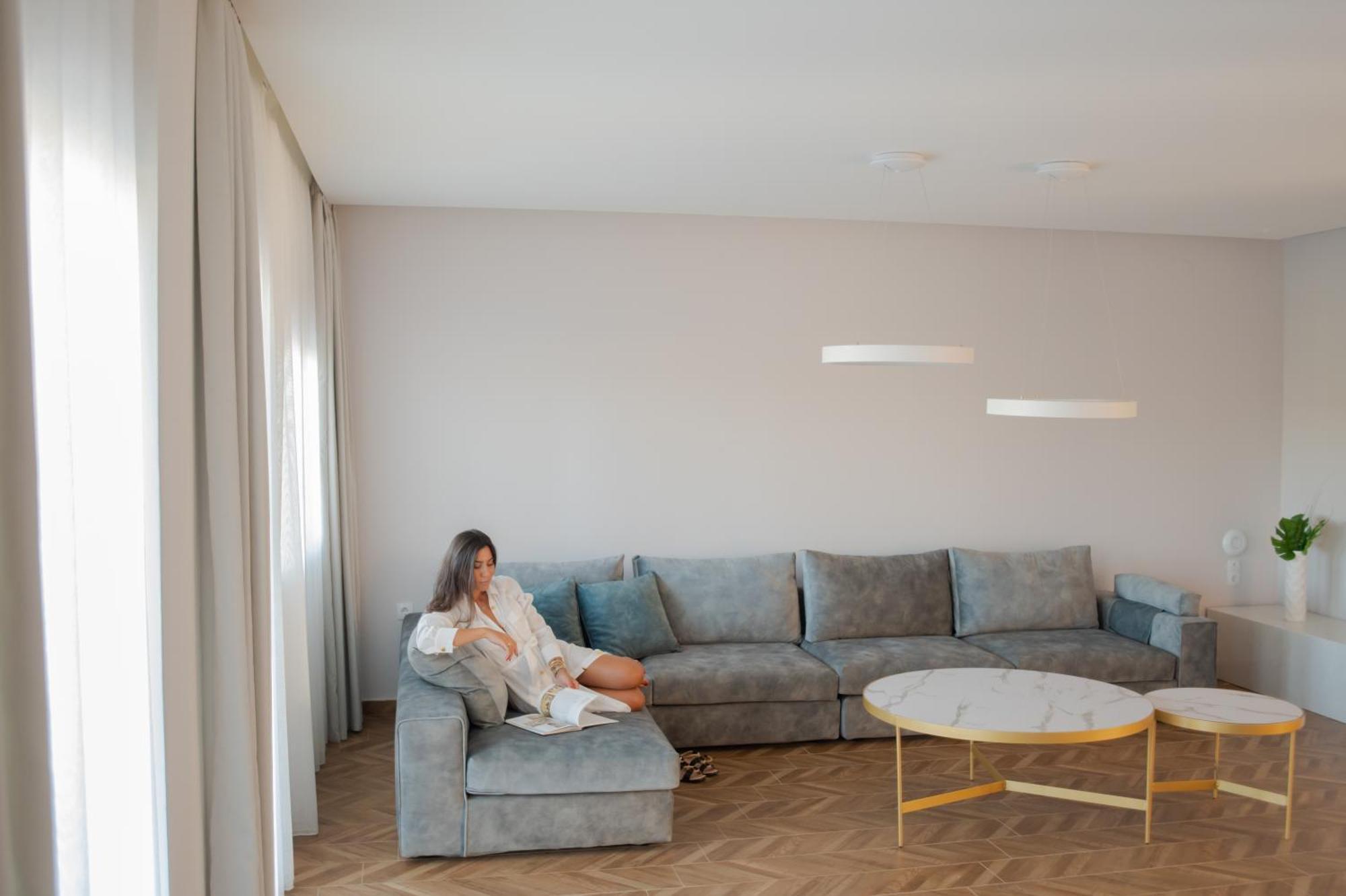 Marble Luxury Suites Karteros Exterior photo